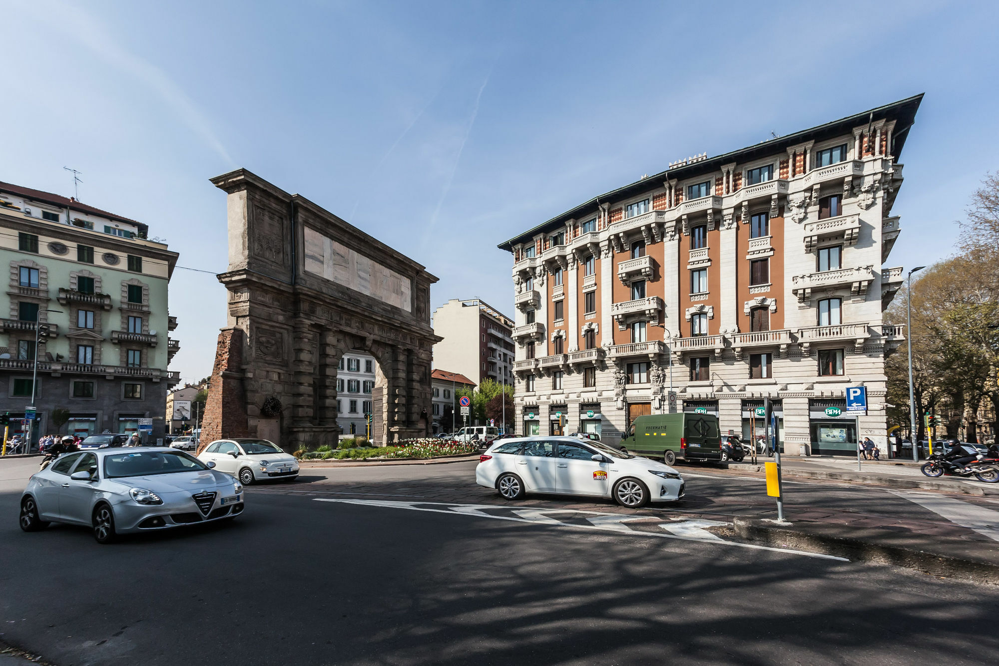 Porta Romana Suite Милан Экстерьер фото